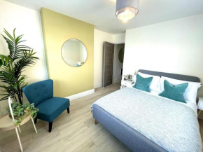 Luxury Porthcawl Large Spacious 3 bedroom Apt, Prime Location